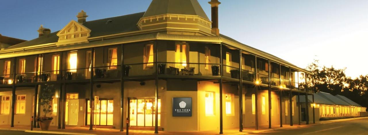 The York Palace Accommodation Exterior foto